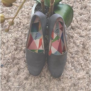 Grey Katy Perry Loafers Size 9 EUC